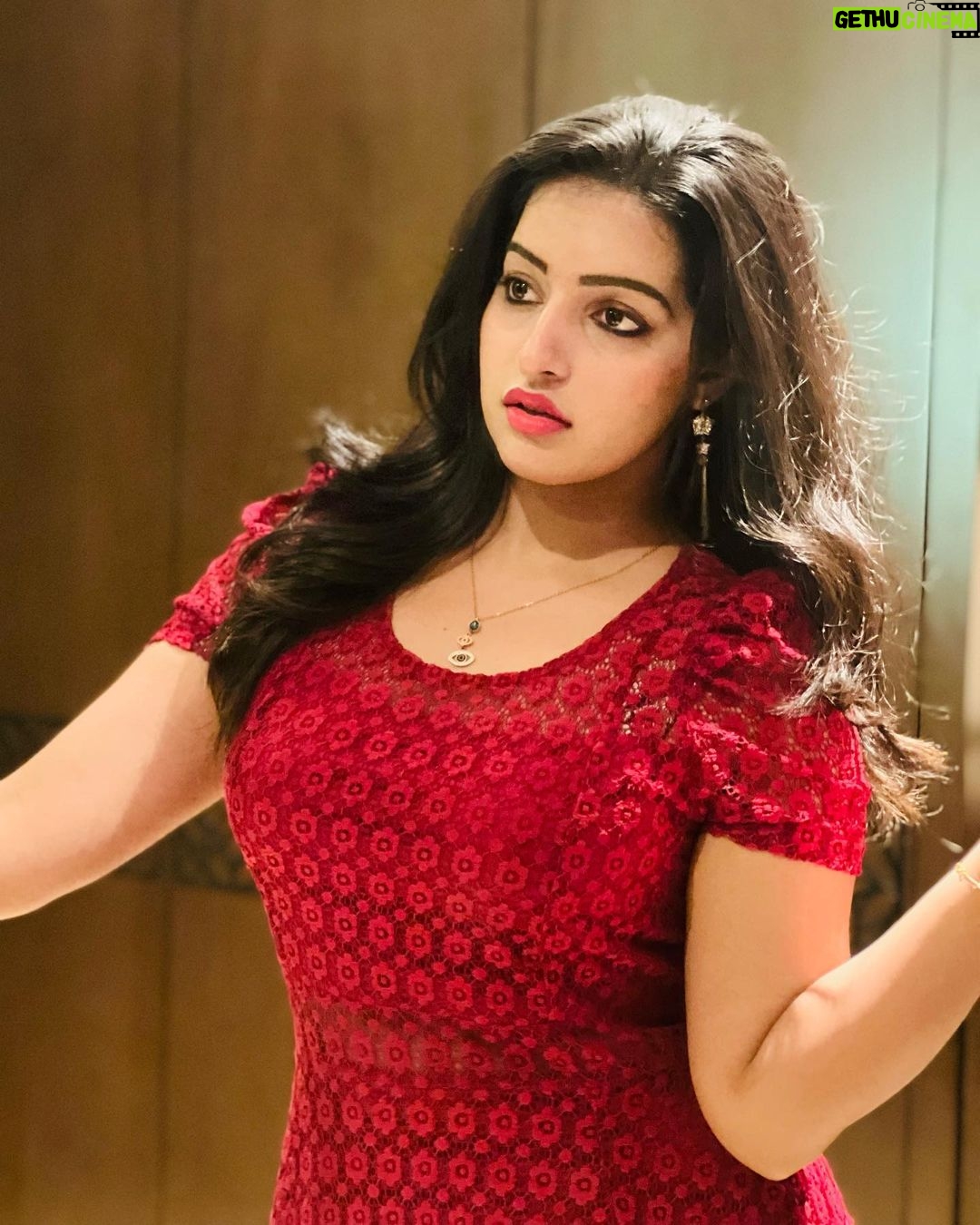 Malavika Menon Instagram - Shades of December ❤️😍❤️ #december #2023