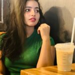 Malavika Menon Instagram - #starbucks + #mm 😍💖🫶🏻✨ And a blend of #tamil #song #perfect #love #blackhair #gogreen #us Starbucks Universal Orlando