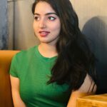 Malavika Menon Instagram - #starbucks + #mm 😍💖🫶🏻✨ And a blend of #tamil #song #perfect #love #blackhair #gogreen #us Starbucks Universal Orlando