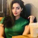 Malavika Menon Instagram - #starbucks + #mm 😍💖🫶🏻✨ And a blend of #tamil #song #perfect #love #blackhair #gogreen #us Starbucks Universal Orlando