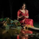 Malavika Menon Instagram - Diwali nalvaazhthukkal🥰🎇🪔♥️ #happydiwali Mua:@sreegeshvasan_makeupartist Dop : @vineeth_sivadas_ Styling :@imjoboyaugustine Costume:@mloft_by_joeljacobmathew Jewellery:@parakkat_jewels Edit & colour :@tony_thomas_editor @ksvigil Location @anandacherai @whytehouseholidays