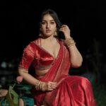Malavika Menon Instagram - Diwali nalvaazhthukkal🥰🎇🪔♥️ #happydiwali Mua:@sreegeshvasan_makeupartist Dop : @vineeth_sivadas_ Styling :@imjoboyaugustine Costume:@mloft_by_joeljacobmathew Jewellery:@parakkat_jewels Edit & colour :@tony_thomas_editor @ksvigil Location @anandacherai @whytehouseholidays