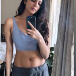 Malavika Mohanan Instagram – Got back to the grind a couple of weeks back after a debaucherous holiday month (december should never be any other way, right?) & the hardest part of my fitness regime for me always is not having carbs in my dinner meal 😭 Although it sure is gratifying when you start seeing the results 💪🏻
#onestepatatime #stronggirlsclub