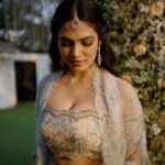 Malavika Mohanan Instagram – (Not my) wedding 💕

(Shoutout to the lovely @shehlaakhan for creating the most feminine, pretty, dainty silhouette which the 8 year old me would not have kept this calm about 🩷)

@divyashetty_ 
@bharatlimba.hmu 
@aquamarine_jewellery