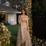 Malavika Mohanan Instagram – (Not my) wedding 💕

(Shoutout to the lovely @shehlaakhan for creating the most feminine, pretty, dainty silhouette which the 8 year old me would not have kept this calm about 🩷)

@divyashetty_ 
@bharatlimba.hmu 
@aquamarine_jewellery