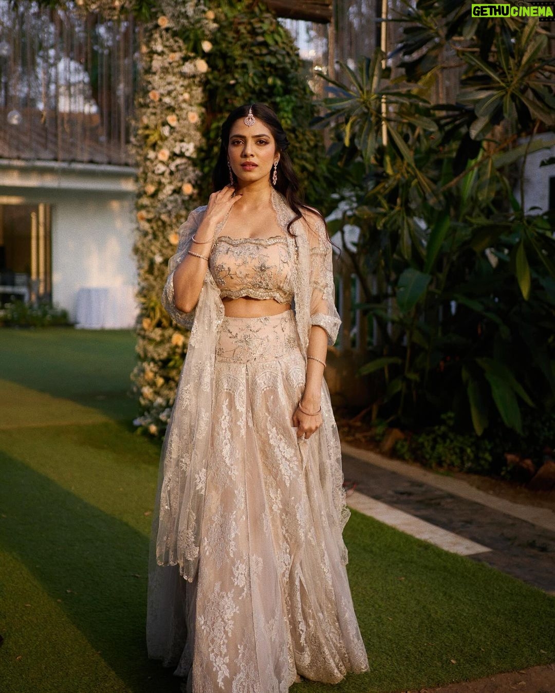 Malavika Mohanan Instagram - (Not my) wedding π (Shoutout to the lovely @shehlaakhan for creating the most feminine, pretty, dainty silhouette which the 8 year old me would not have kept this calm about π©·) @divyashetty_ @bharatlimba.hmu @aquamarine_jewellery