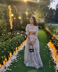 Malavika Mohanan Instagram - (Not my) wedding 💕 (Shoutout to the lovely @shehlaakhan for creating the most feminine, pretty, dainty silhouette which the 8 year old me would not have kept this calm about 🩷) @divyashetty_ @bharatlimba.hmu @aquamarine_jewellery