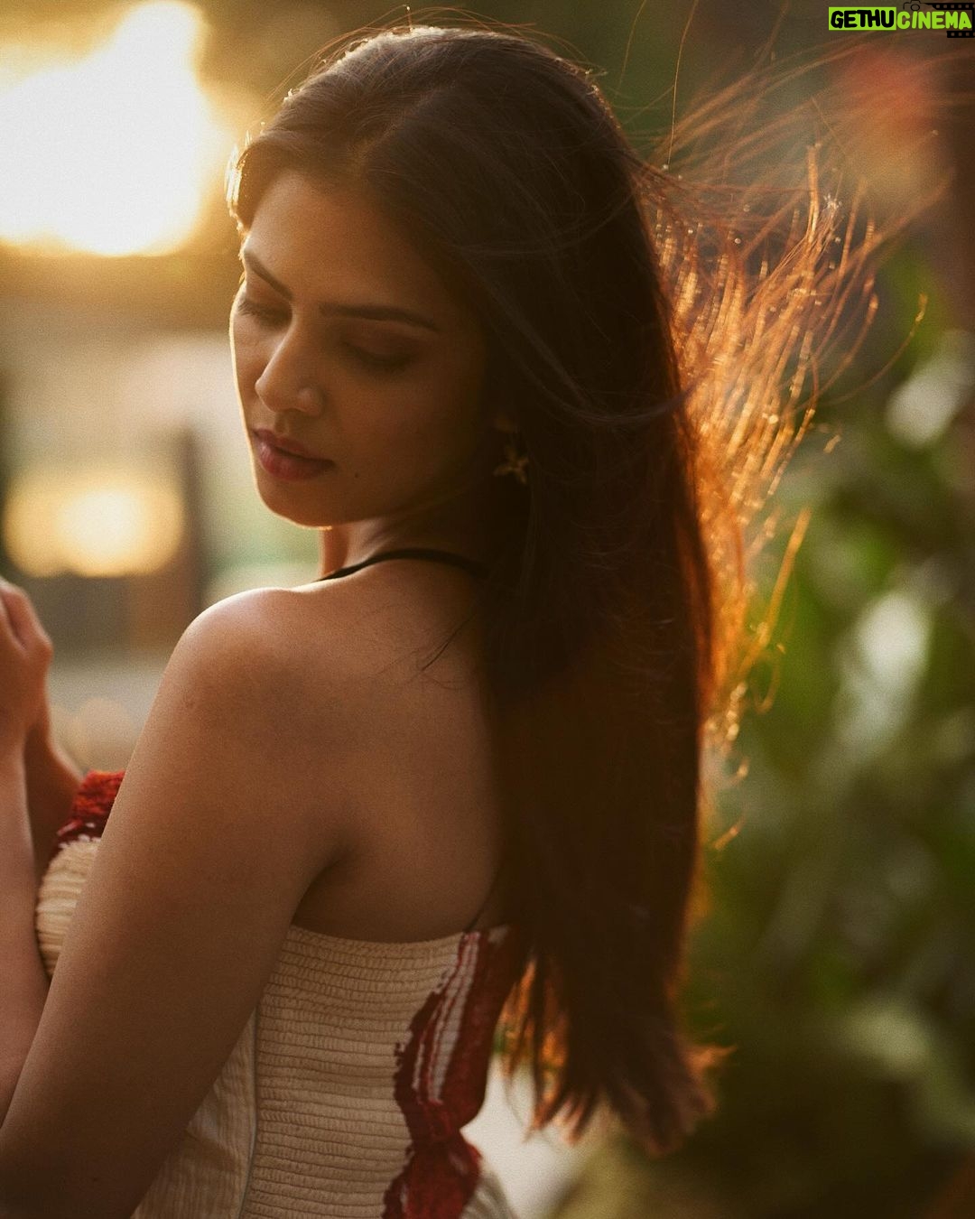 Malavika Mohanan Instagram - 3 love lessons I learnt beyond the romanticised notions of love & romance 🌹 •Find someone who aligns with the future version you see of yourself(I cannot stress on this one enough). Who pulls you back on your track when you feel lost, and not someone you need to cajole or coax to let you fulfill your dreams. Behind every successful woman there are supportive men too, remember that. (Shoutout to @adityamohanan @kumohanan on that note for setting the standards too high for me) •Peace of mind. It’s so easy to mistake volatile behaviour and the constant push & pull for passionate romance. Or to mistake emotional unavailability for mystery & intensity in a person. But if a long term relationship does not give you peace of mind, *nothing* makes it worth it. Sure, all relationships go through ups & downs, but if the downs outweigh the ups you have some thinking to do and tough decisions to make. •Listen to actions, not words. “Well done is better than well said” said Benjamin Franklin. Personally, I’ve always trusted a person who walks their talk instead of just someone who talks big(goes beyond romantic relationships too obviously) Actions tell you the red flags, the problematic behaviours, loyalty or the lack of it, effort, true colour..basically the actual deal if you’re aware of it watching out for it. There’s so much more I would like to share, but another day maybe? For now just leaving you with these thoughts.. The photos obviously have nothing to do with the writing. I was feeling pretty and loved, and that’s as good a reason as any to share them, right? 🥰 oh, and Happy Valentine’s Day ♥️ 📸 @palashsverma