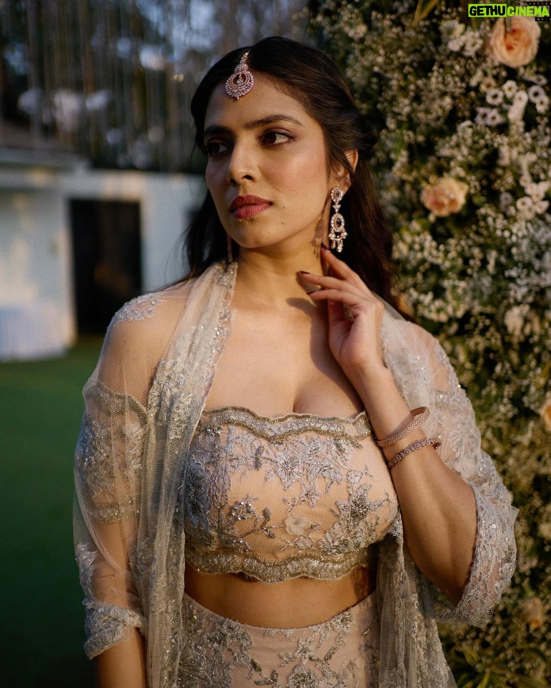 Malavika Mohanan Instagram - (Not my) wedding π (Shoutout to the lovely @shehlaakhan for creating the most feminine, pretty, dainty silhouette which the 8 year old me would not have kept this calm about π©·) @divyashetty_ @bharatlimba.hmu @aquamarine_jewellery