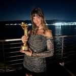 Malena Ratner Instagram - Y nos llevamos el oro!! Aguante @mammamiaarg , aguante este equipo increíble y aguante el teatroo 💛🏆 Gracias a todos los que son parte y a seguir disfrutando siempre.
