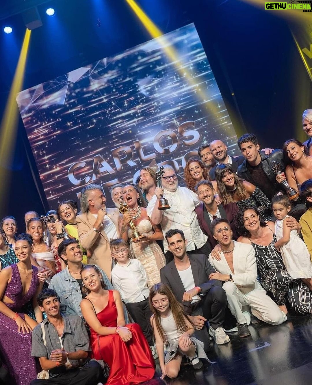 Malena Ratner Instagram - Y nos llevamos el oro!! Aguante @mammamiaarg , aguante este equipo increíble y aguante el teatroo 💛🏆 Gracias a todos los que son parte y a seguir disfrutando siempre.