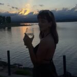 Malena Ratner Instagram - Chin chin para que venga un gran año! Que no falte el amor, la salud, el trabajo, los derechos y la alegría 💚✨