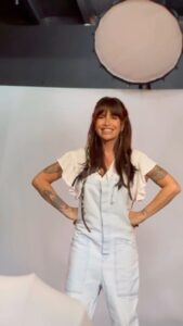 Malena Ratner Instagram - Shooting de MAMMA MÍA! 🏝️ Como pueden ver Mamma mía es una fiesta! Y estamos con muchas ganas de que conozcan a nuestro elenco! 🏝️ Contando los días 📆 🏝️ Estreno 18/12 📍 TEATRO LUXOR, Villa Carlos paz. Ya están a la venta las entradas en Autoentrada 🎟️