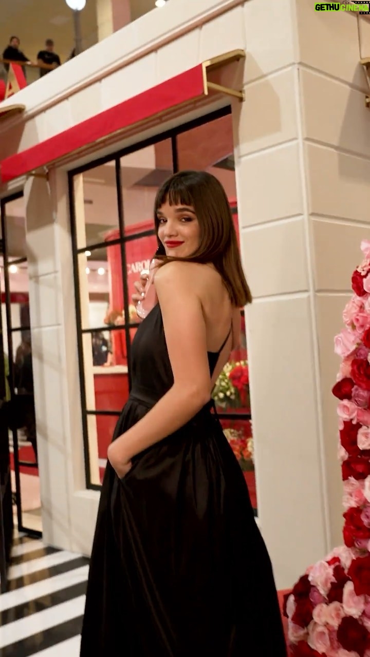 Malena Ratner Instagram - Reviviendo momentos inolvidables en el exclusivo evento de Florería Herrera 🌸✨ Una experiencia que despertó todos mis sentidos. Agradecida por haber sido invitada por #CarolinaHerrera a participar de esta ocasión tan especial. ¡Hacé este Día de la Madre inolvidable con las fragancias de @carolinaherrera ! #FLORERIAHERRERA #GOODGIRLBLUSH
