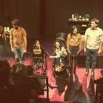 Malena Ratner Instagram - Desde el estreno que estoy buscando las palabras para expresar lo que siento y lo que significa @lonormalteatro y sigo sin encontrarlas. Peero estamos llegando al final y quiero agradecer y compartir un poco de cómo arranco y como viene siendo 💗 1.El elenco y equipo no puede ser más increíble.. primero lo primero. Gracias ✨ @marisolagostina @r.juju__ @cumbibustinza @ameriraquel @diego.jcastro @joa_delmundo @maiaetchichury @samircko @varasotero 2. Francia, no mentira. Mi familia💗 mi todo, nada sería sin ellos. Y en el medio, tati. La musa de toda esta locura 3. Sigo sin creer que @adrianberra haya compuesto las canciones de la obra. Los que me conocen saben lo que lo admiro, y lo feliz que soy de que seas parte. (La malena del 2021 nunca lo hubiese inaginado) 4. Mi cómplice en este lio, tan incondicional y talentosa @ccamiosa 5. tener una amicha como @martubaj que vino a hacer este bello video y fotos, y una como @ornefazio_ que te edita y maneja todo. 💘 6. De las mejores cosas que he hecho fue animarme a escribirte ese mensaje @franruizbarlett te ❤️a vos y a toda la familia del @el.metodo.kairos 7. Al mejor compañero que siempre me banca en todas @elpurre 💘 8.y 9 sigo sin poder creer que esto esta pasando. Cada jueves me sorprendo. Si llegaste a leer hasta acá, gracias(Viste que ya nadie lee tanto). Gracias también a todes les que vinieron, a les que se quedaron a charlar y saludar, a les que compartieron. Y dale que quedan tres, SI TRES. El Método Kairós Teatro