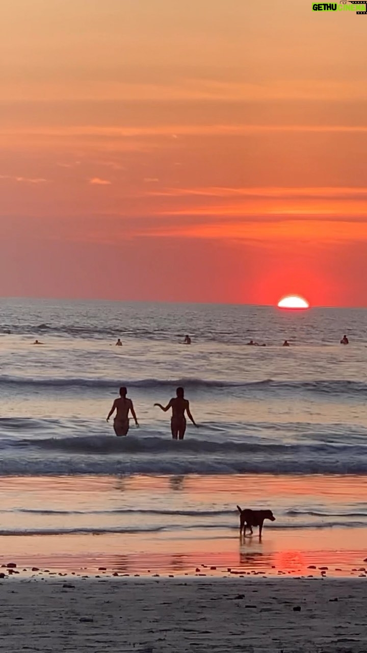 Malena Ratner Instagram - Mucha magia en esos días, en esos lugares, en esas personas. Merecía un reel🤍✨ Santa Teresa, Costa Rica