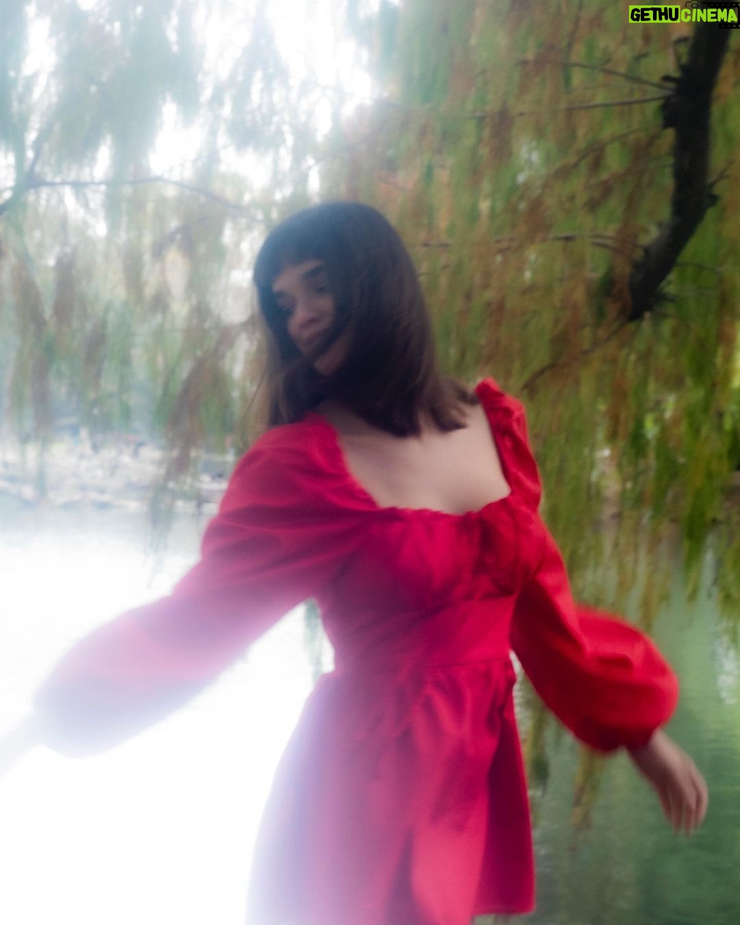 Malena Ratner Instagram - 🌹🦞💌🪱🍒🌶️🍷🪭❤️🩹
