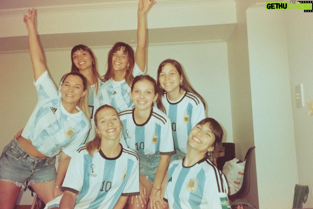Malena Ratner Instagram - Revelé rollito/ el tiempo es agua