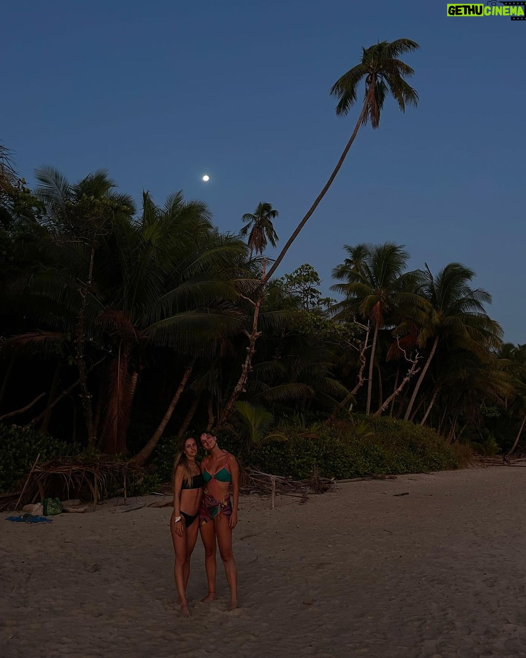 Malena Ratner Instagram - Atardeciéndonos Santa Teresa, Costa Rica