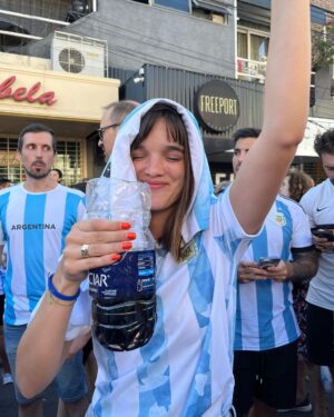 Malena Ratner Instagram - que alegría DALE ARGENTINA LACONCHADELALORASOMOSCAMPEONES 🇦🇷🤍🐥