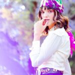 Malena Ratner Instagram - #Ad Buenos Aires que linda sos con tus jacarandas 💜🇦🇷 La ciudad y el inconfundible sabor de @tanqueraygin se tiñen de violeta con el nuevo #TanquerayRoyale, hecho con berries francesas y toques de vainilla/ Argentina , Buenos Aires