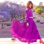 Malena Ratner Instagram - #Ad Buenos Aires que linda sos con tus jacarandas 💜🇦🇷 La ciudad y el inconfundible sabor de @tanqueraygin se tiñen de violeta con el nuevo #TanquerayRoyale, hecho con berries francesas y toques de vainilla/ Argentina , Buenos Aires