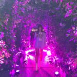 Malena Ratner Instagram - #Ad Nuevo trago favorito desbloqueado// Llegó Royale, el nuevo sabor de Tanqueray de berries francesas. Ayer en el Palacio Paz en una noche violeta, me enamoré del mejor gin & tonics. @tanqueraygin #TanquerayRoyale 🍇💜🔮😈