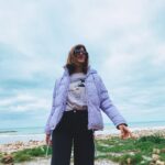 Malena Ratner Instagram - Si supieras que soy como un globo de gas, no me sueltes / solo quiero subir, pero voy a explotar De cuándo grabamos sin dormir en este bello lugar un bello video de una bella canción, saben de qué hablo? 🎈 Acantilados, Chapadmalal