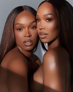 Malika Instagram - 40yrs ago a set of identical twins were born. I am the 1st born at 12:27, yes @foreverkhadijah, I am older than you. I Thank God for a life full of partnership and individuality within a duo only we truly know. D, You Are Peace and I will always be your shield so you can stay just this sweet. To my exact genetic code, I love you, Happy Birthday🎂 
FROM THE WOMB AND BEYOND…