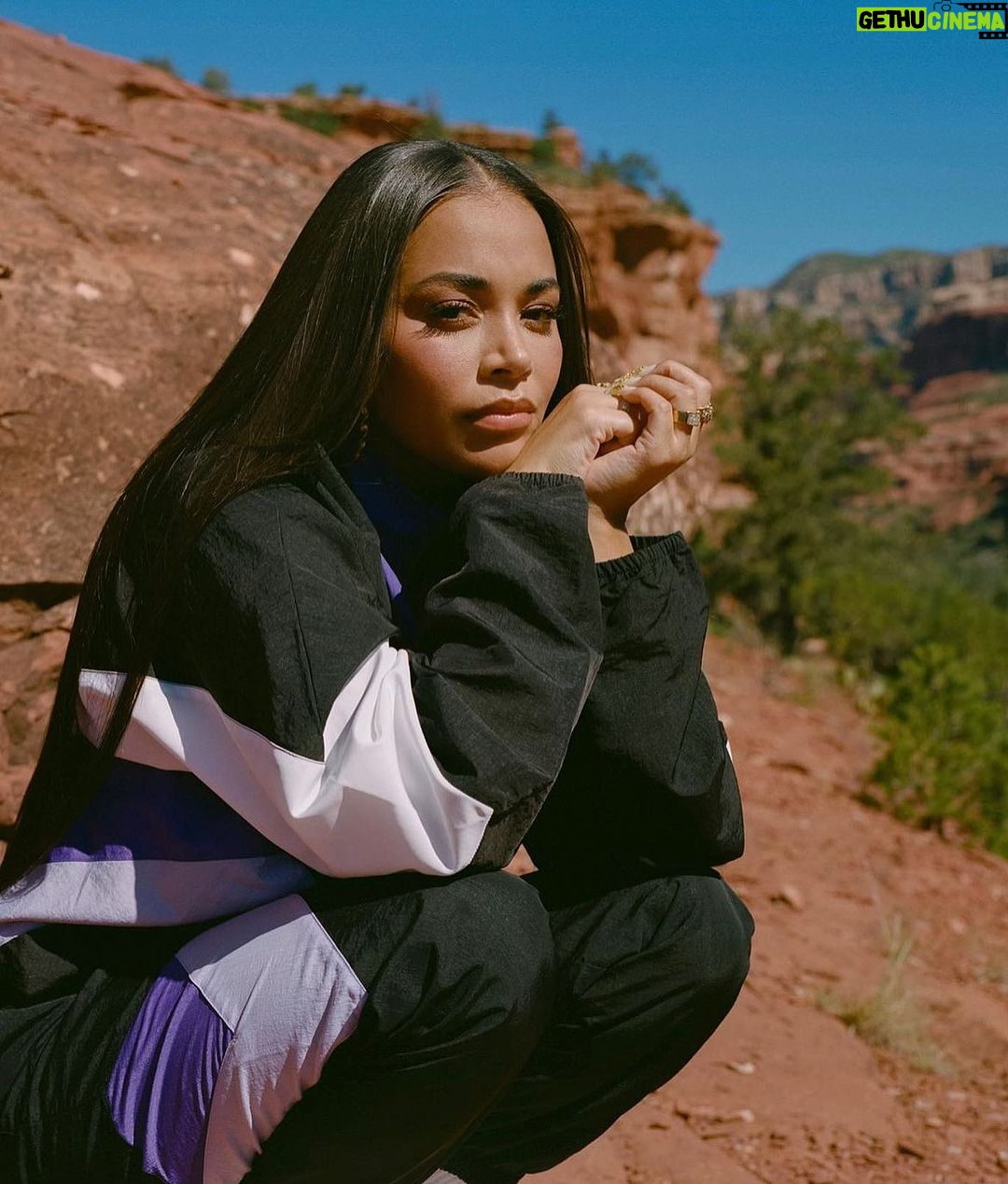 Malika Instagram - The reminder to be strength, love and loyalty lives within you and in every way that you show up for me and mine. You define deep and funny 🤣 I love you with everything in my heart @laurenlondon HAPPY BIRTHDAY AUNTIE LAY LAY 🖤