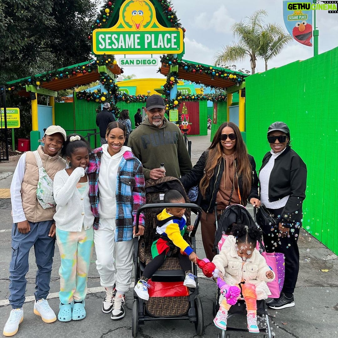 Malika Instagram - Last but not least, Ohhhh to be a kid again at @sesameplaceca It was soooo much fun! The kids didn’t want to leave so we’ll def be back!