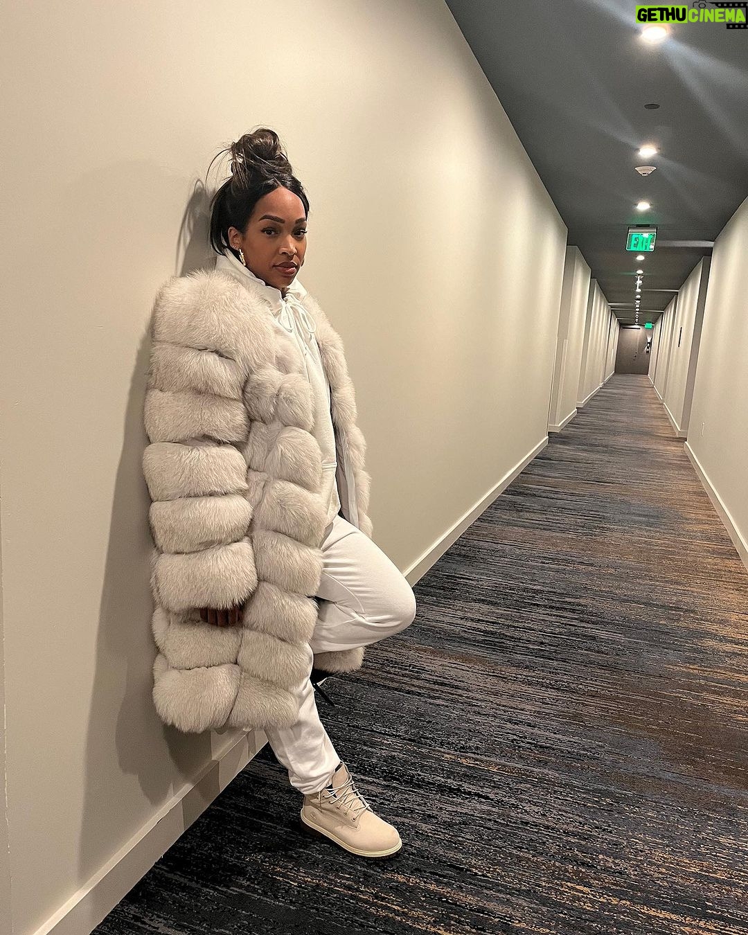 Malika Instagram - Missing @pendryparkcity halls and @pcski snow days with the fam ❄️⛷️ Pendry Park City