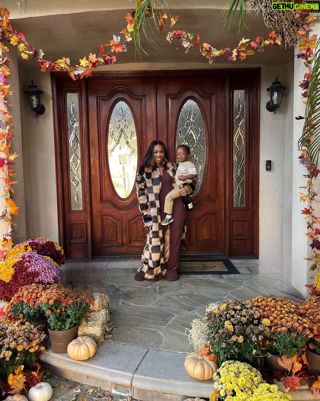 Malika Instagram - Happy Thanksgiving to you and yours 🥂 Life is a gift. Don’t waste it.