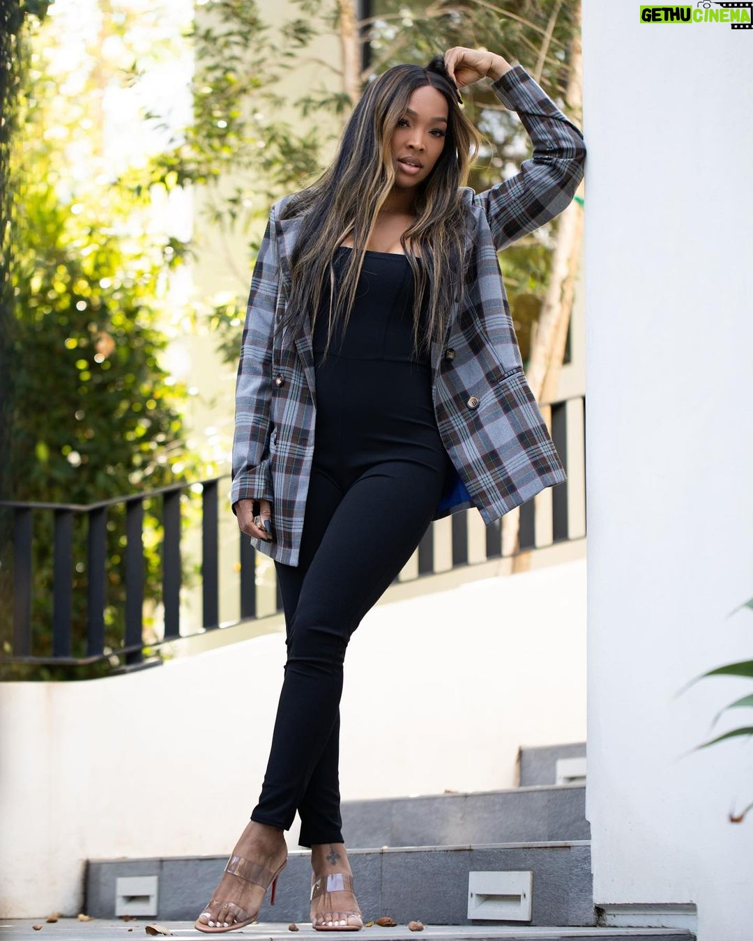 Malika Instagram - Some things I didn’t know a couple years ago, or even a few months ago… But I know today. @prettylittlething