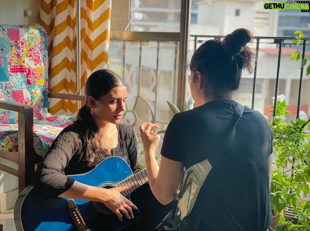 Malti Chahar Instagram - Peace out ✌🏼 #chill #day @preeti.storyteller P.C.- @arviyadav07