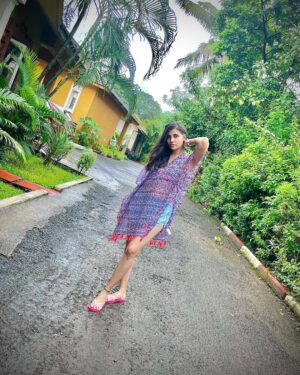 Malti Chahar Instagram - Goodmorning! Please choose one? I need to post it on social media! 🙃