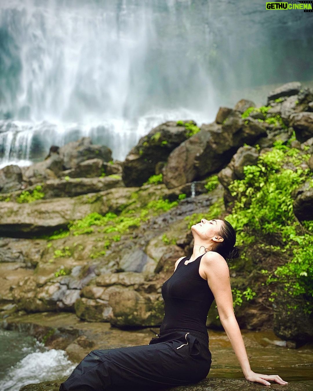 Malti Chahar Instagram - If you fall, fall like a waterfall ❤️ #fall #beautifull #waterfall #naturelovers P.C.- @arviyadav07 Kataldhar Waterfall