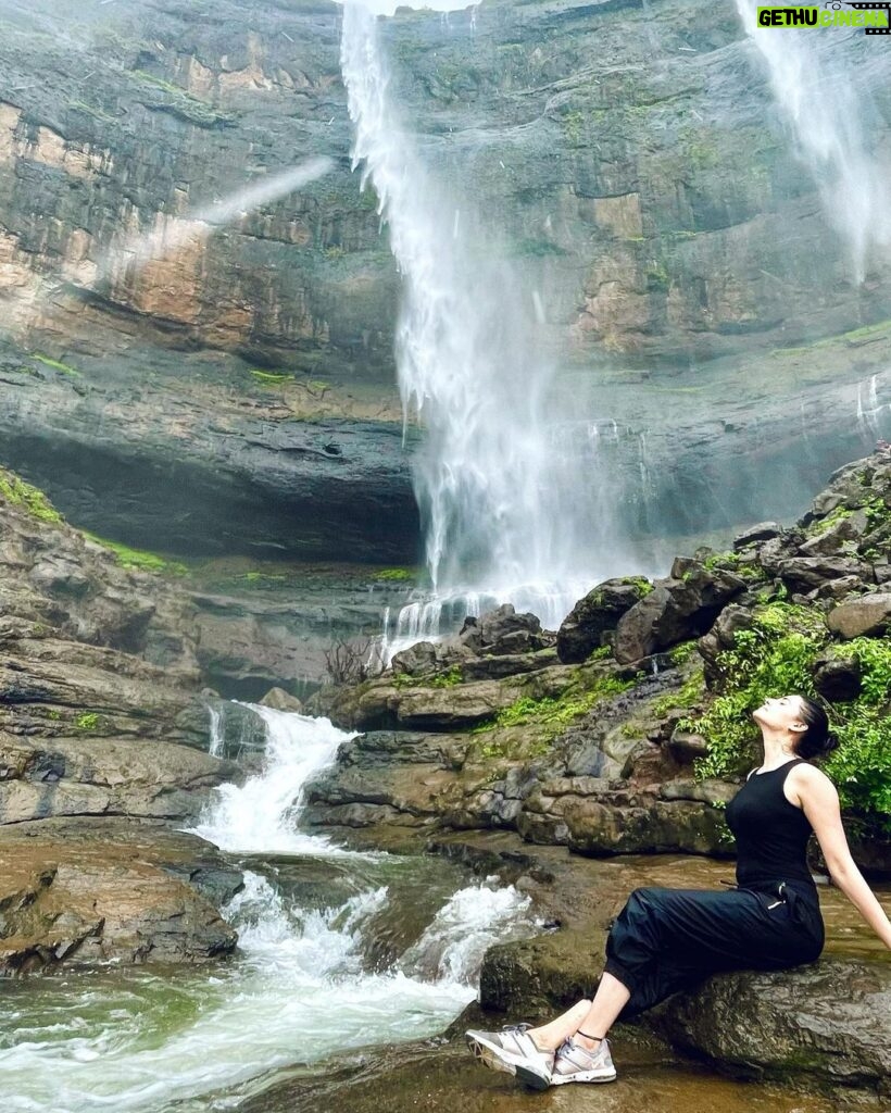 Malti Chahar Instagram - If you fall, fall like a waterfall ❤️ #fall #beautifull #waterfall #naturelovers P.C.- @arviyadav07 Kataldhar Waterfall