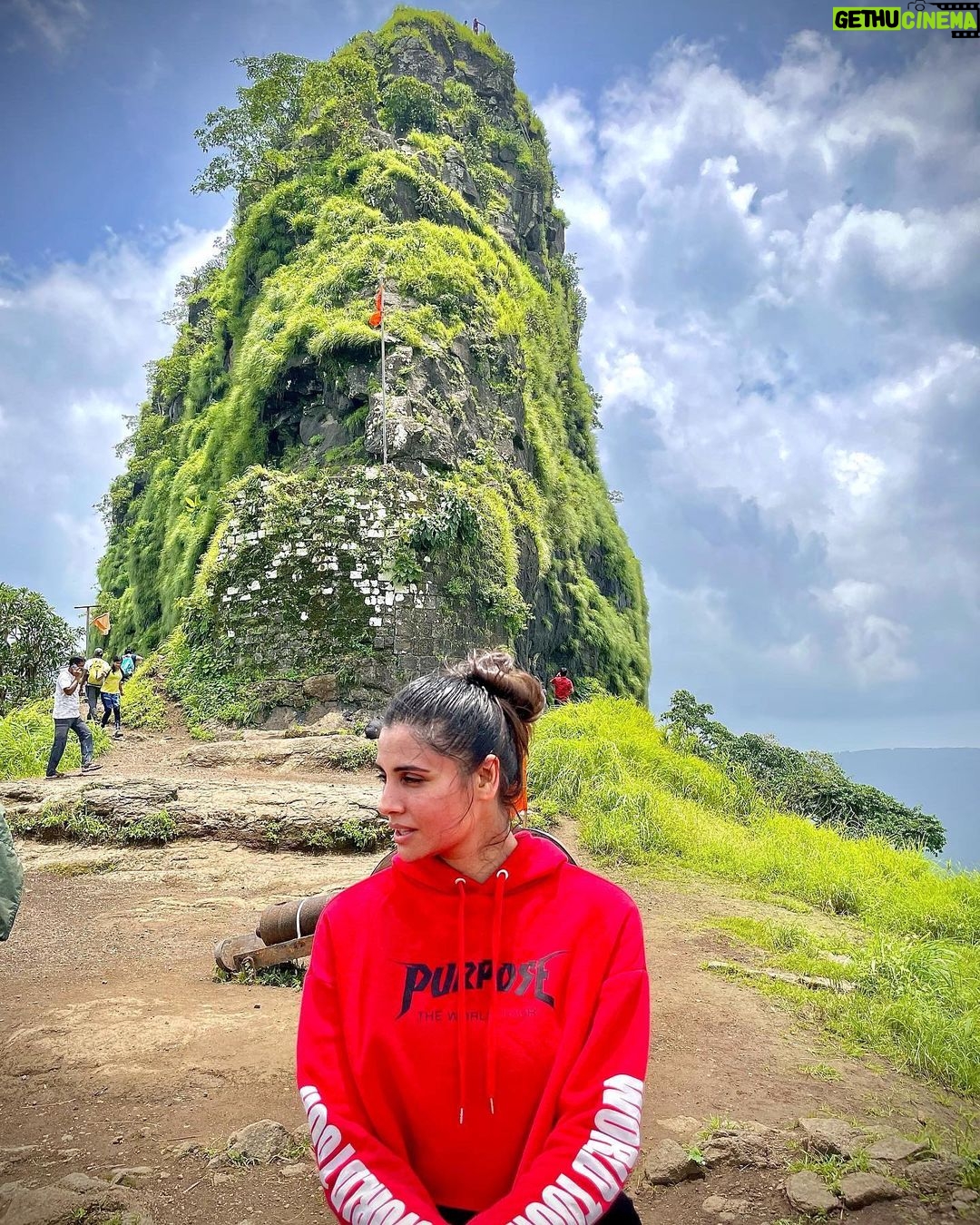 Malti Chahar Instagram - ❤️ #love these #pictures Clicked by @arviyadav07 Kothaligarh Peth Fort