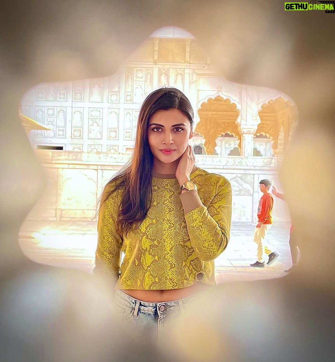 Malti Chahar Instagram - Happy women’s day to all the beautiful inspiring women out there🌸 #happywomensday #womensday #inspiration