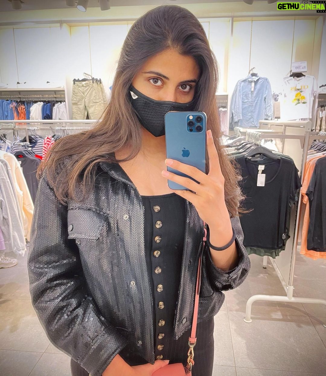 Malti Chahar Instagram - Happy Valentine’s Day🌸😷