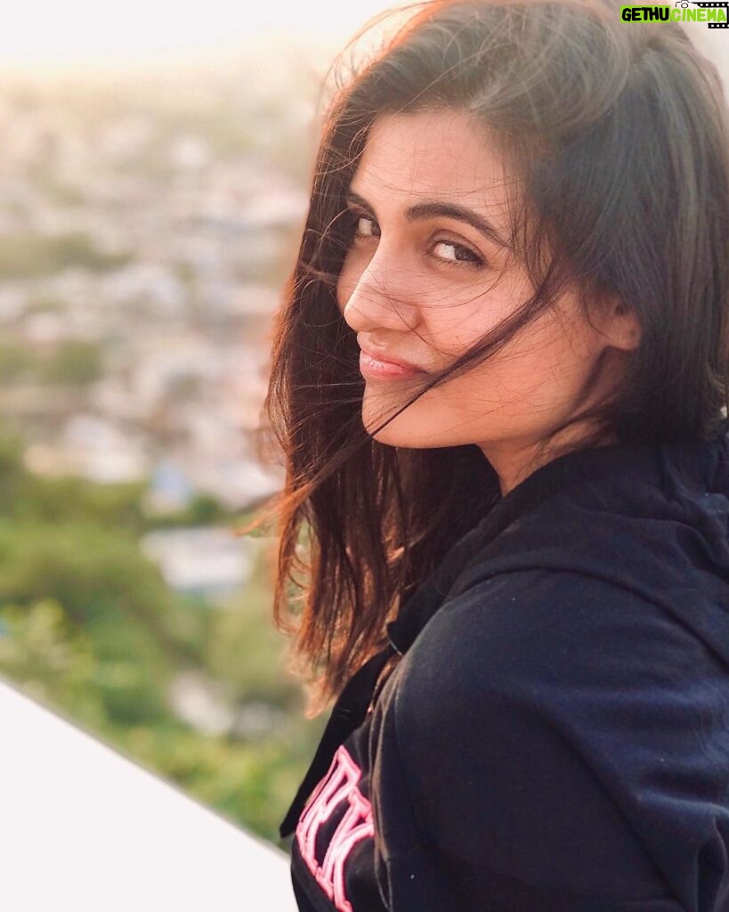 Malti Chahar Instagram - May the wind be at your back🙏..except when you have open hair 😜