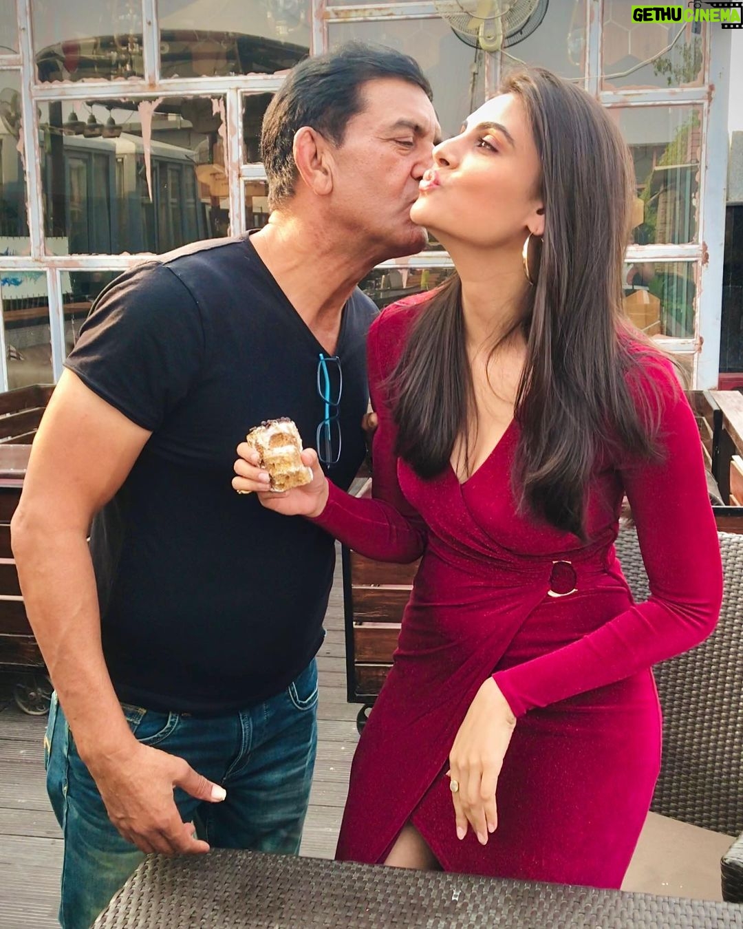 Malti Chahar Instagram - Thank you everyone for all your love and wishes❤️ And thank you papa and mummy for producing me 😁 and yeah deepak also😜 we missed you @deepak_chahar9 Agra, Uttar Pradesh