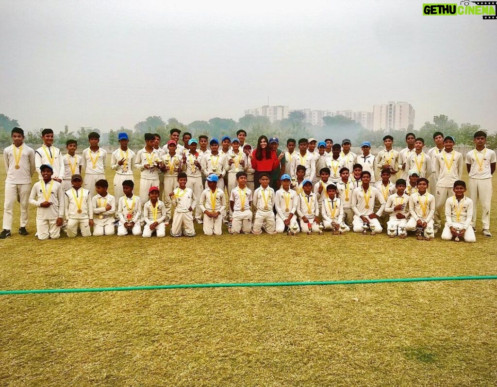 Malti Chahar Instagram - Chahar cricket academy❤️ (under 13) And my father😘 Goenka Chahar Cricket Academy