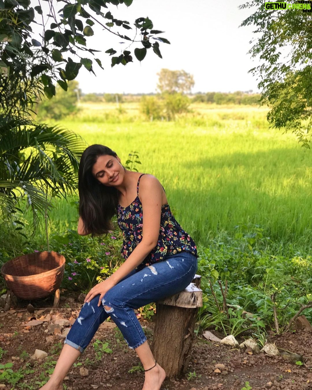 Malti Chahar Instagram - Live Love Laugh❤️ and wish CSK all the best for today💛 Clicked by @thesanakhan
