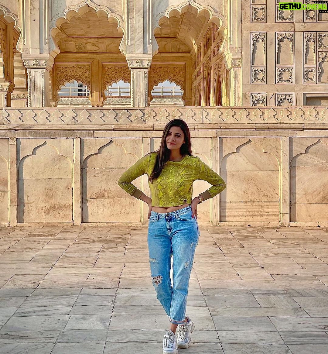 Malti Chahar Instagram - Happy women’s day to all the beautiful inspiring women out there🌸 #happywomensday #womensday #inspiration