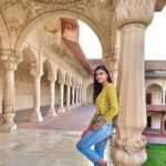 Malti Chahar Instagram - This photoshoot was the result of my guide asking me- Mam one pic here!😁 And I was like- yes why not! beautiful Agra fort❤️