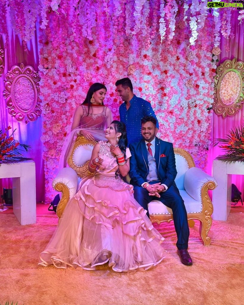 Malti Chahar Instagram - May the love you share today grow stronger as you grow old together...wish you a lifetime of love and happiness😘 @kalpanac1310 @amankwatra13 Agra, Uttar Pradesh