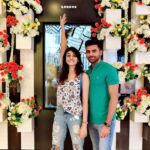 Malti Chahar Instagram - Picture with the 21st most desirable man of 2020 who defeated COVID-19 in 2020. @deepak_chahar9 😘 P.S. - please ignore my expressions🙈 I think I raised my hand to create the illusion of looking taller😋 #best #brother #siblinglove