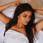Malti Chahar Instagram - If you notice my neck first then there are high chances of you being a vampire 🧛‍♀️ 😄 . . #justkidding #vampire